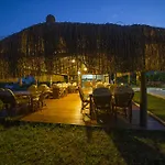 Aparthotel Mengen Konaklari