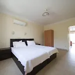 Aparthotel Mengen Konaklari