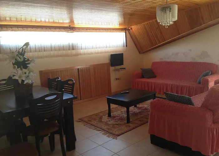 Aparthotel Mengen Konaklari